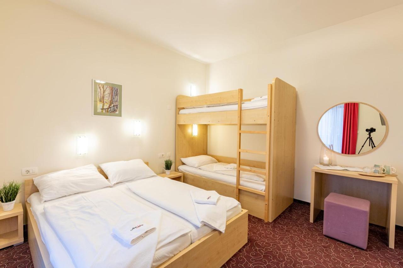 Zgornja Loznica Hotel Jakec Trije Kralji Na Pohorju מראה חיצוני תמונה